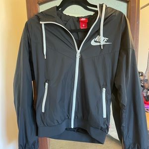 NIKE WINDBREAKER
